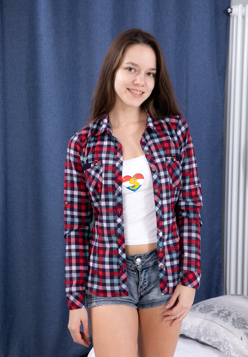 Люда, 22 года, 1 размер груди